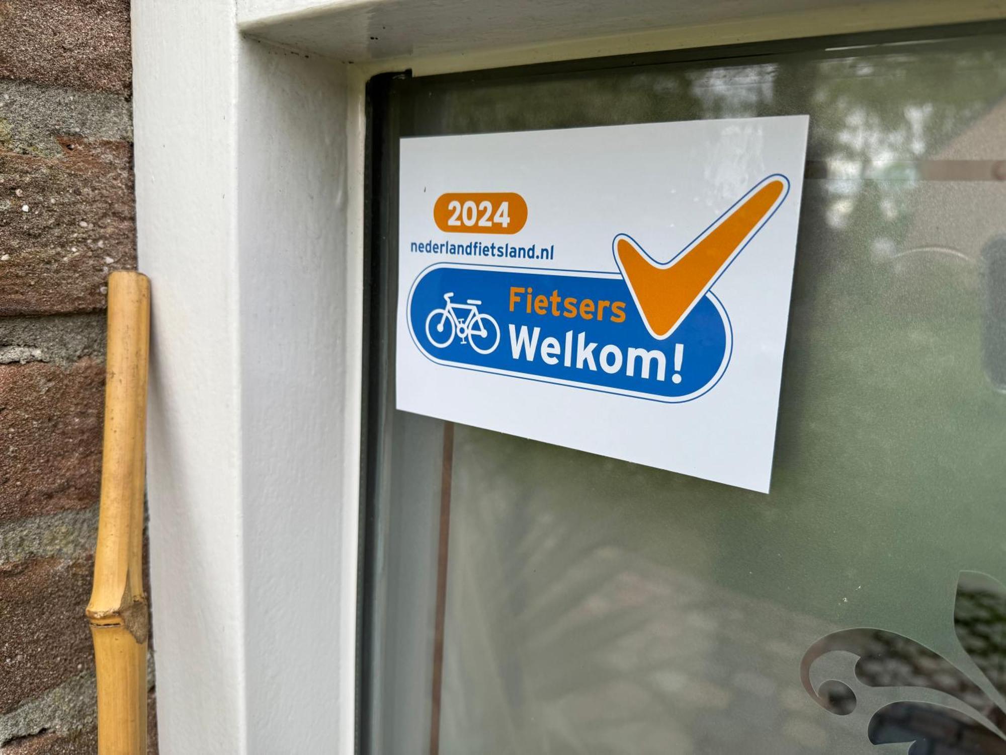 Supergezellig Vakantiehuis Met Hele Grote Tuin Bij Nijmegen Ewijk Exterior foto